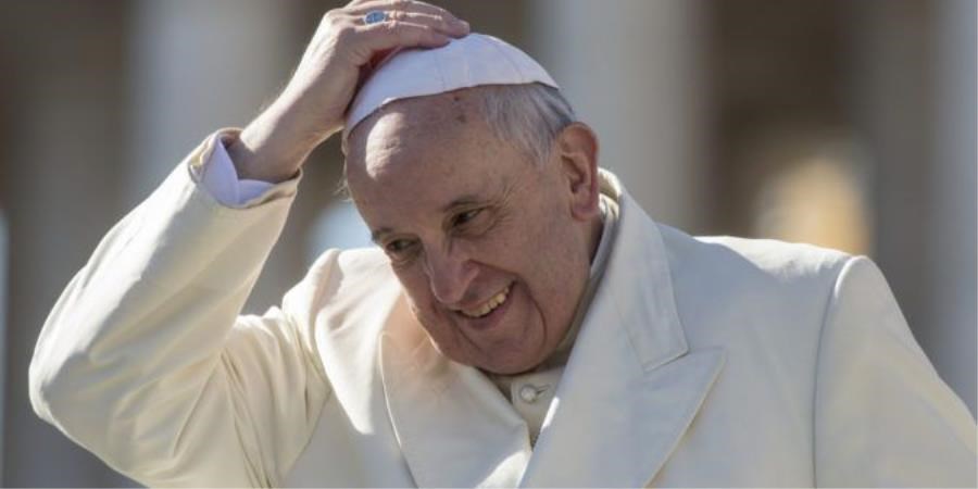 Papa Franjo će sutra, na svoj rođendan, darivati tri posebne osobe…