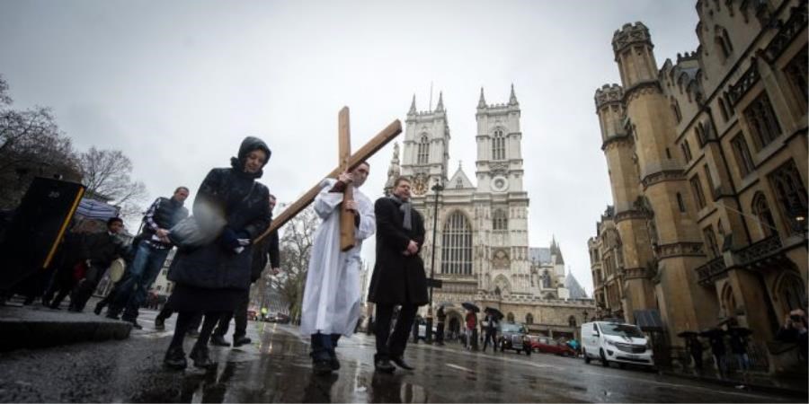 Kršćani u Engleskoj i Walesu prvi put pali ispod 50%, veliki porast vjerski neopredijeljenih