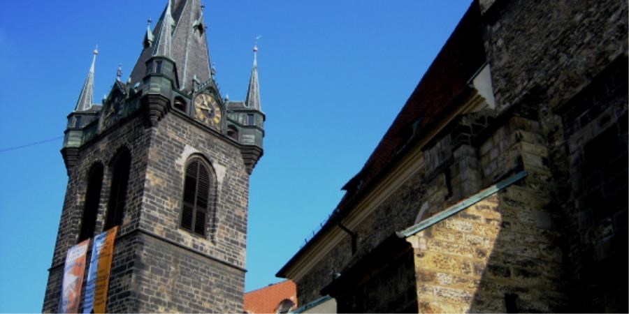 Priprema za život bez državnog novca: Praška biskupija prodaje povijesni toranj