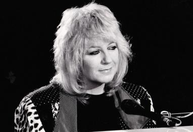 PREMINULA POZNATA PEVAČICA! Nakon kratke bolesti napustila nas je: U trenutku smrti bila je u društvu svoje porodice!